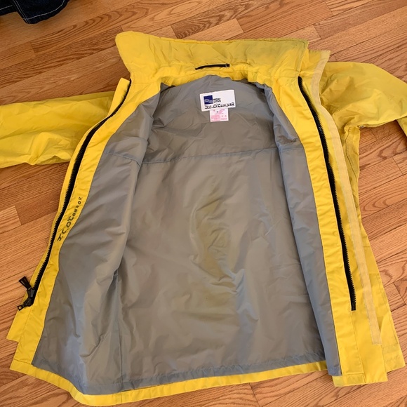 Henri Lloyd rain jacket for sailing - Picture 4 of 4